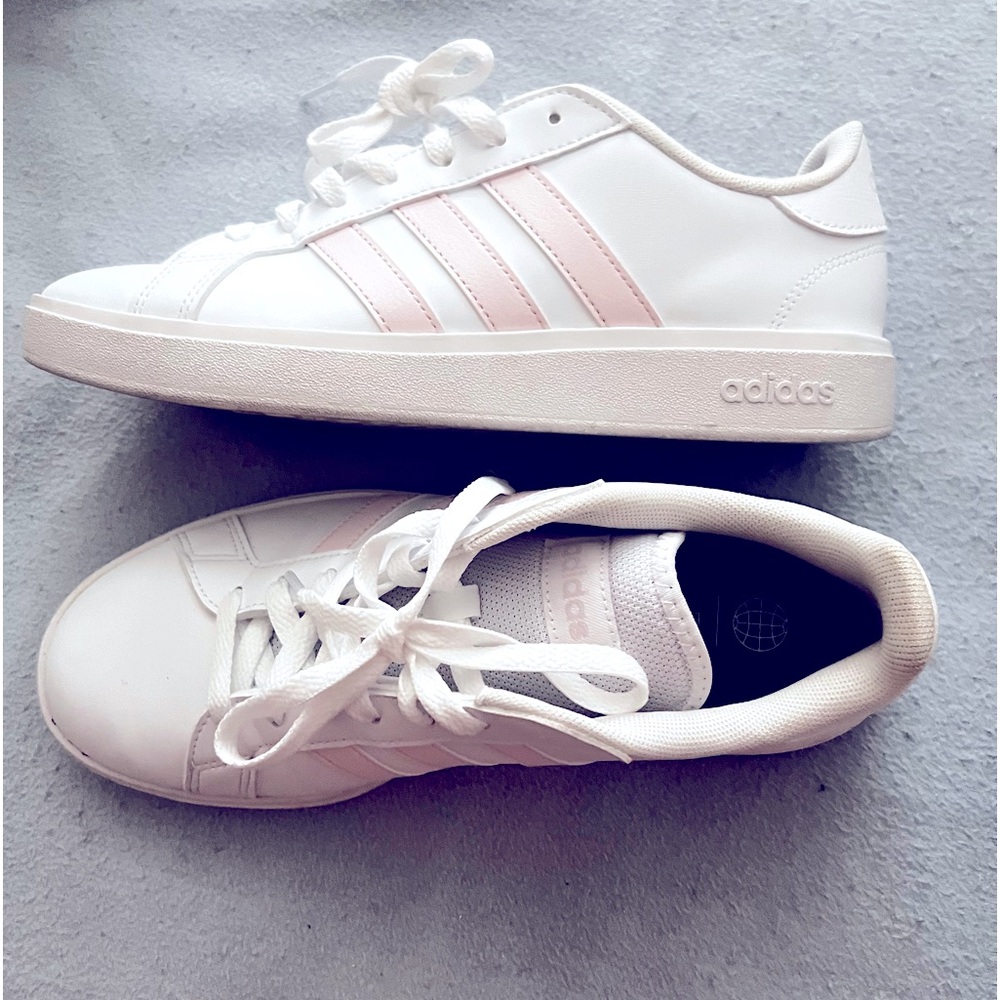 adidas women’s sneakers- Size 9 (smoke-free home)